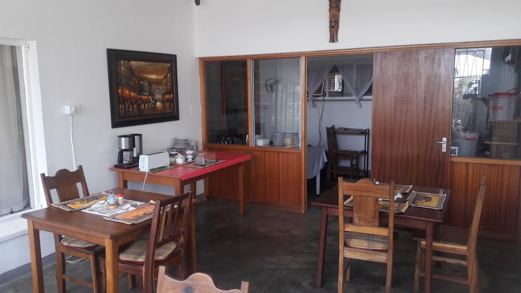 Guesthouse Villa Nina 오카한자 외부 사진