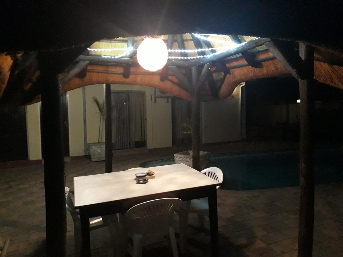 Guesthouse Villa Nina 오카한자 외부 사진