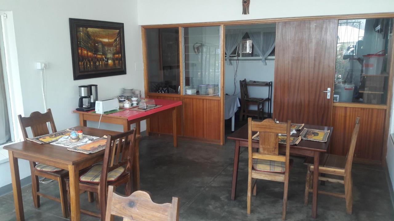 Guesthouse Villa Nina 오카한자 외부 사진